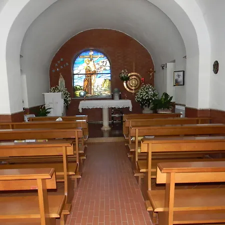 فندق مبيت وإفطار Oasi Madre Della Pace 4*