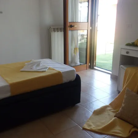 Oasi Madre Della Pace فندق مبيت وإفطار