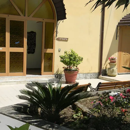 Oasi Madre Della Pace 4* Sorrente