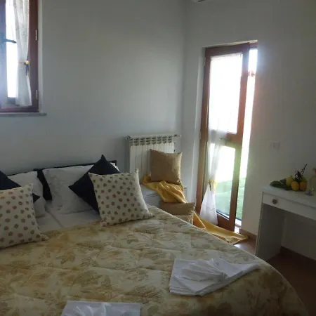 Oasi Madre Della Pace Сорренто