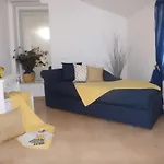 Oasi Madre Della Pace לינה וארוחת בוקר סורנטו