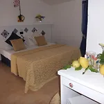 Oasi Madre Della Pace לינה וארוחת בוקר 4*