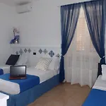 לינה וארוחת בוקר Oasi Madre Della Pace 4*