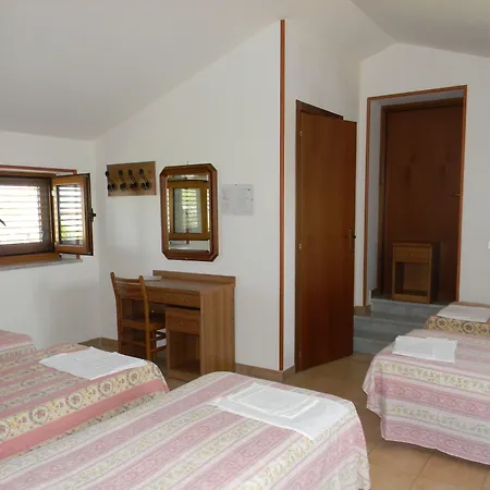 Oda ve Kahvaltı Oasi Madre Della Pace Sorrento