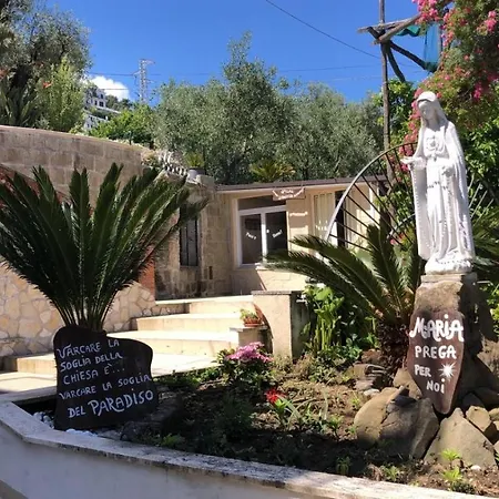 Oasi Madre Della Pace Oda ve Kahvaltı 4*